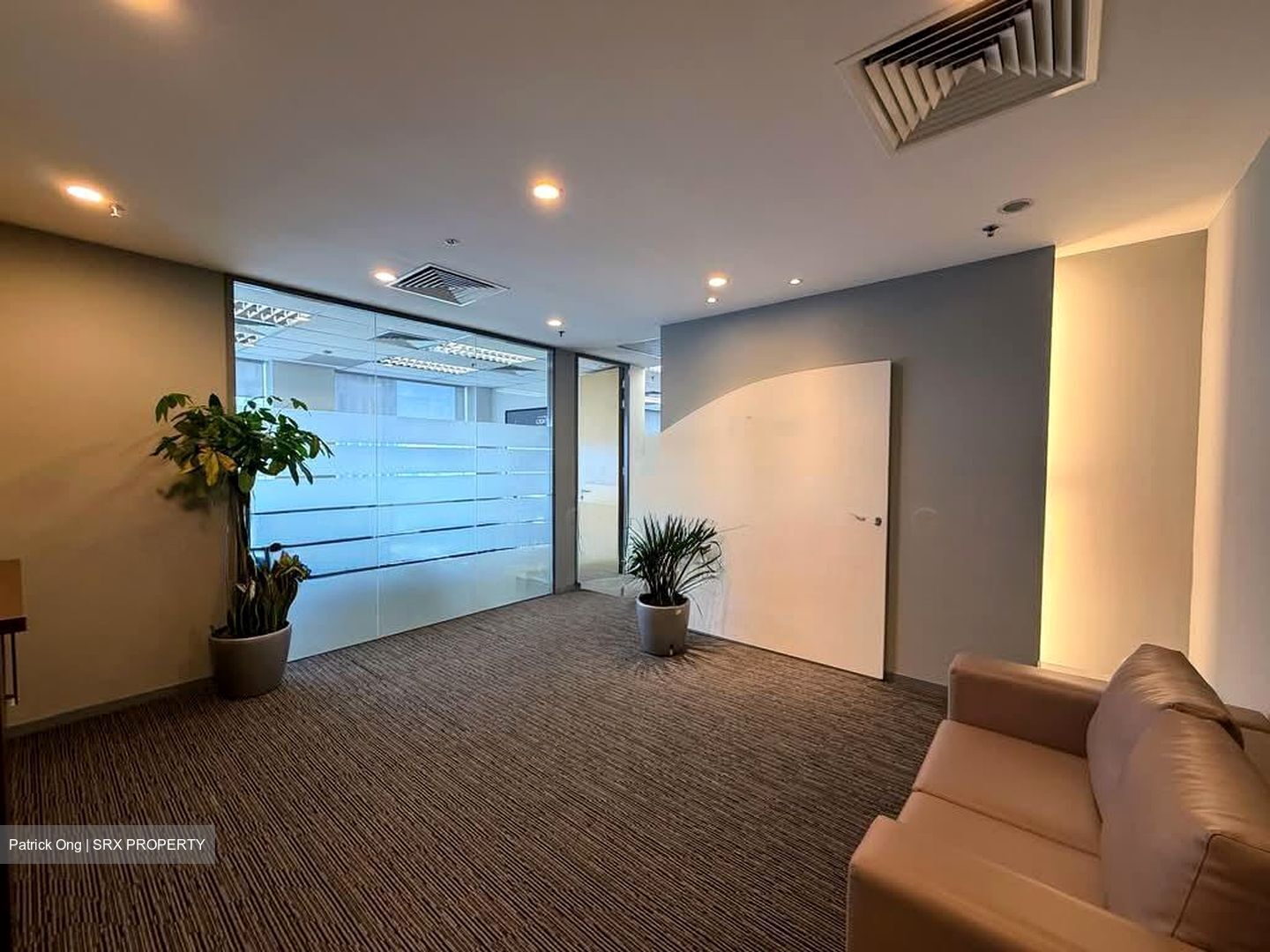 One Raffles Place (D1), Office #533722051